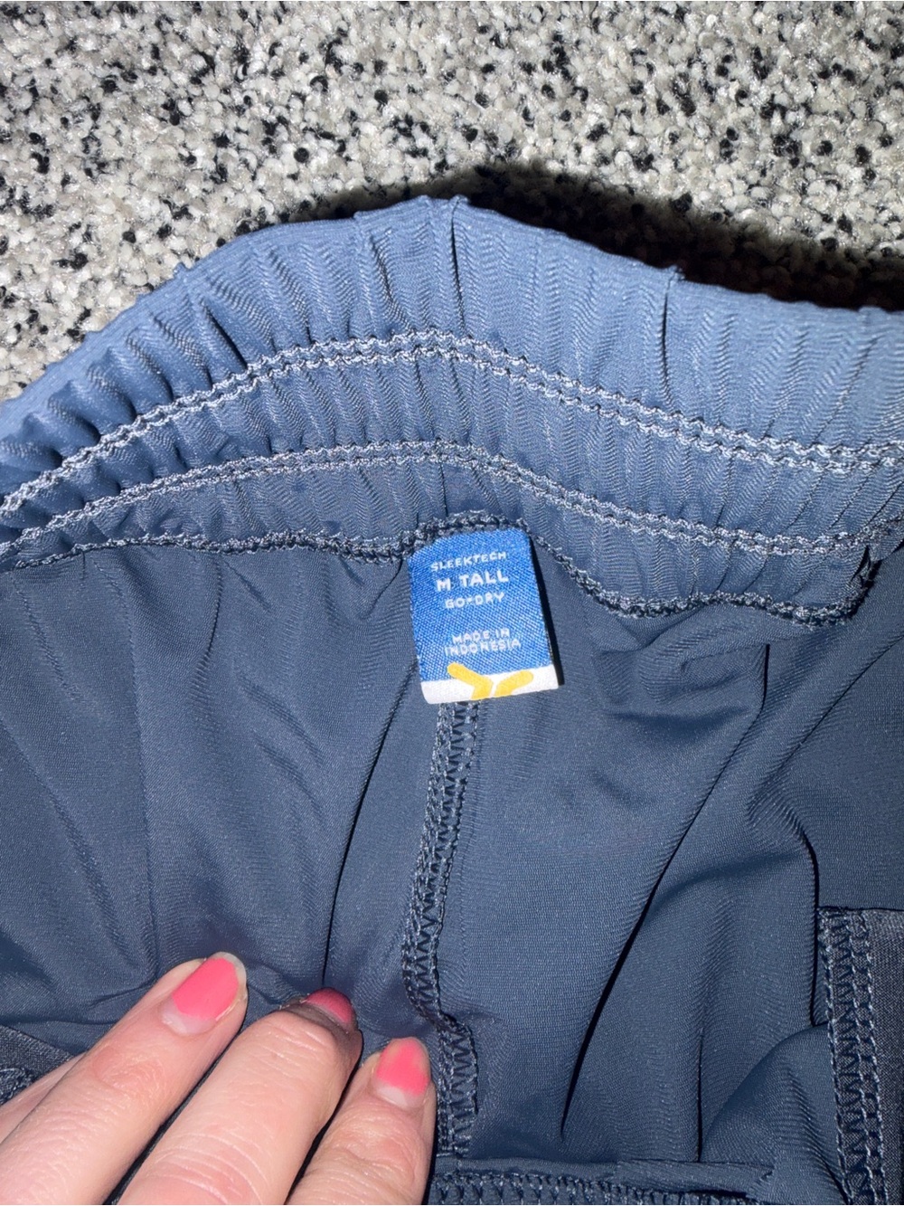 Old Navy High Wasted Sleektech Cargo Joggers - Picture 4 of 9